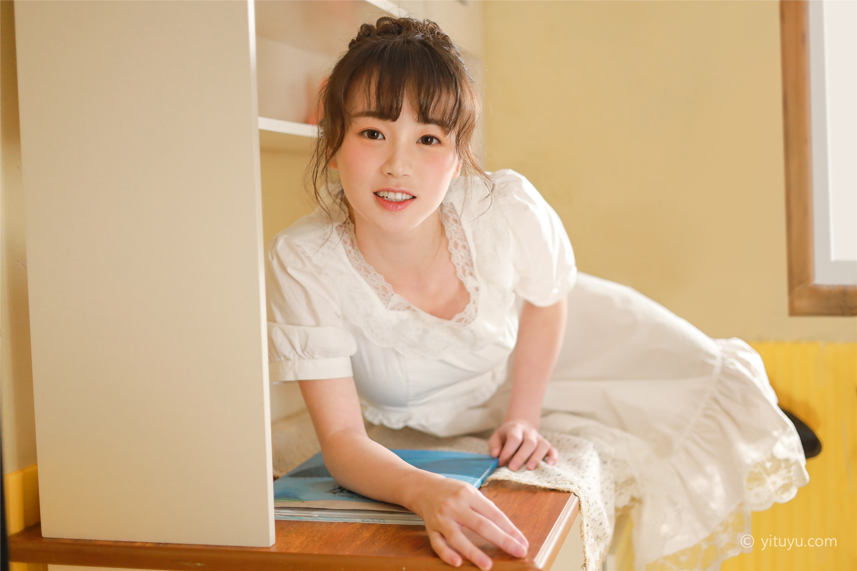 YITUYU 艺图语 2021.04.23 放学后 柚子